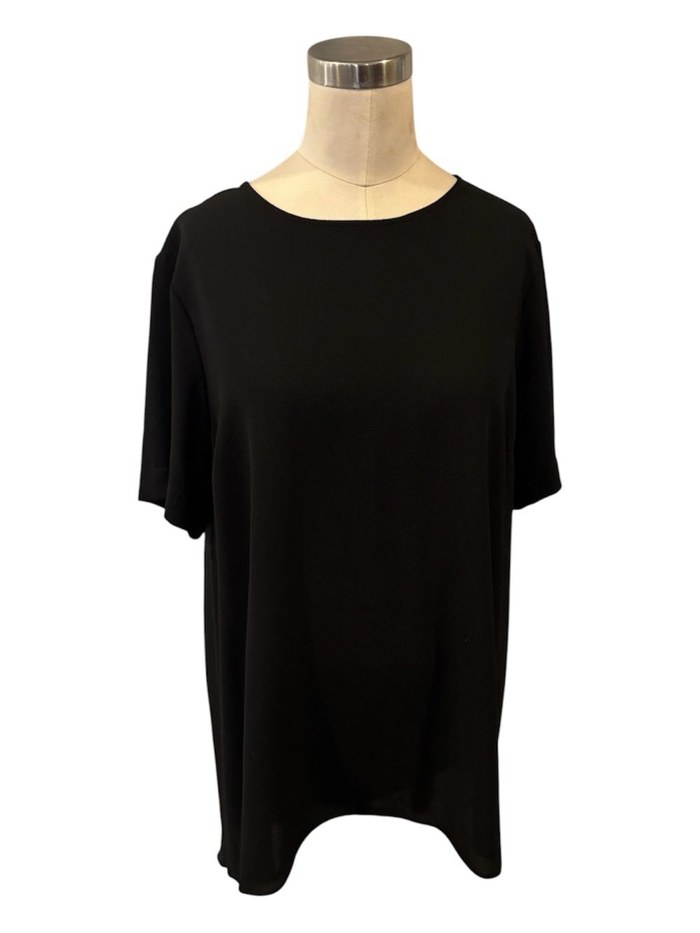 Vince Camuto Black Short-Sleeve Crewneck Tunic Blouse